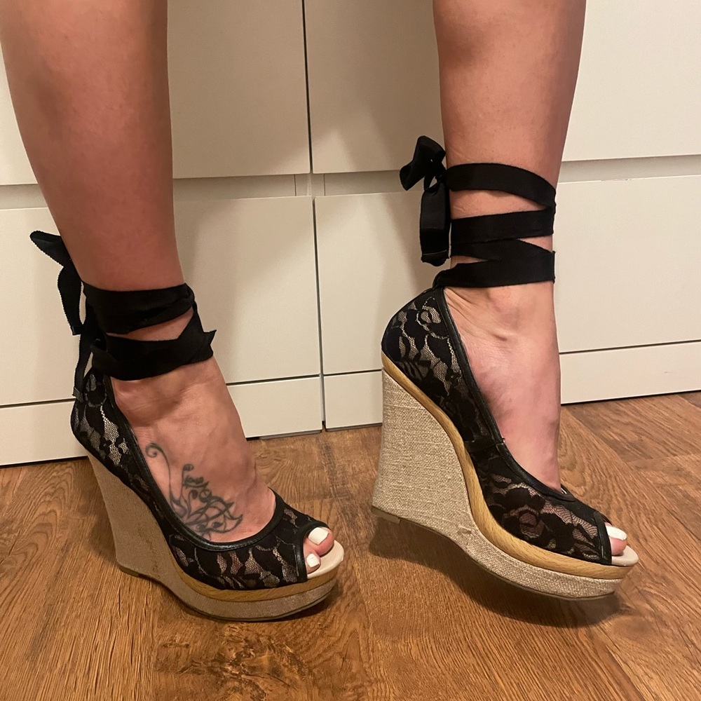 JLO WEDGES- 8 1/2